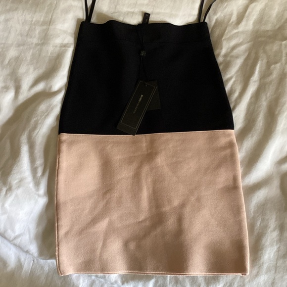 BCBG Maxazria size XS form fitting skirt black and pale peach “Scarlett” - Picture 3 of 5